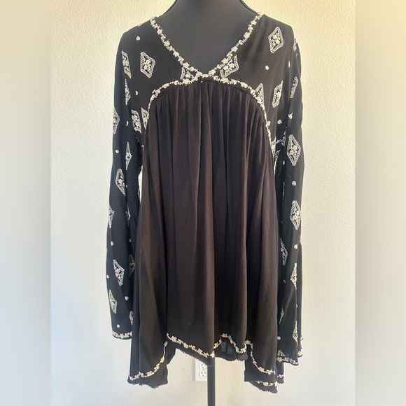 Free People Tops - Free People Black and White Diamond Embroidered Tunic - NWOT